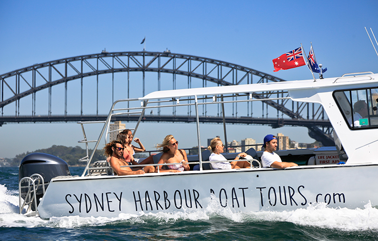 boat tour in sydney